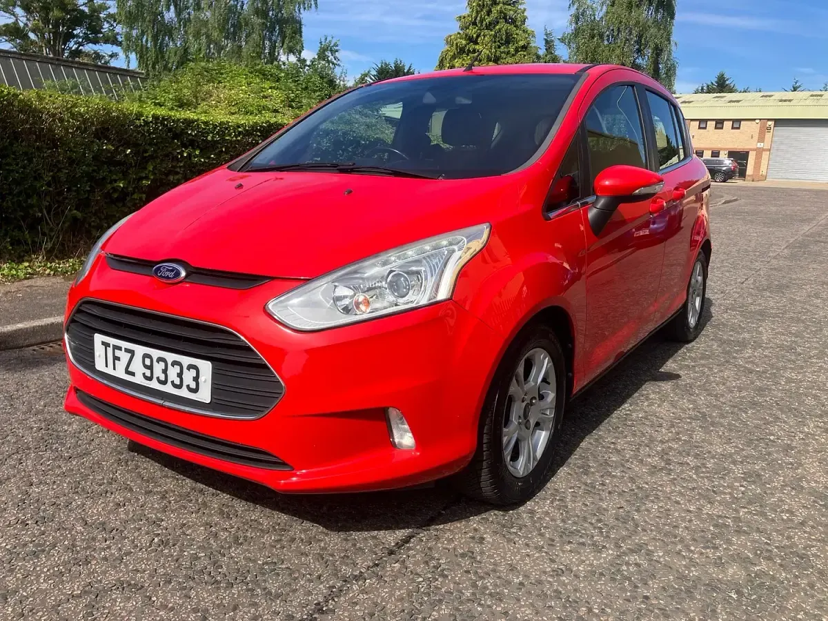 Used Ford B-MAX Zetec 75 HP (55 kW) 2014 Red MPV