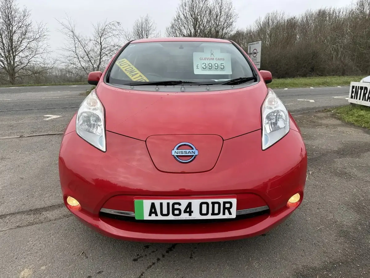 Used Nissan Leaf Visia+ 80 kW (109 HP) 2014 Red Hatchback