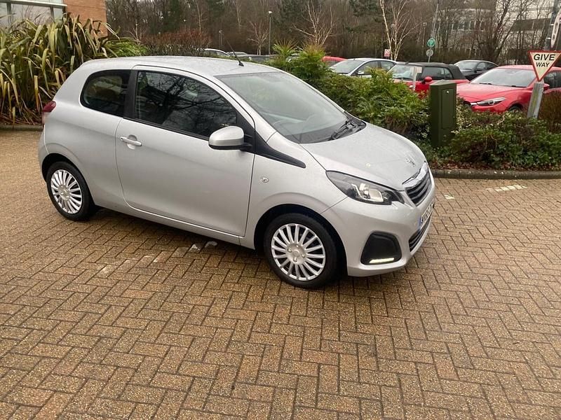 Used Peugeot 108 Active 68 HP (50 kW) 2015 Silver Hatchback