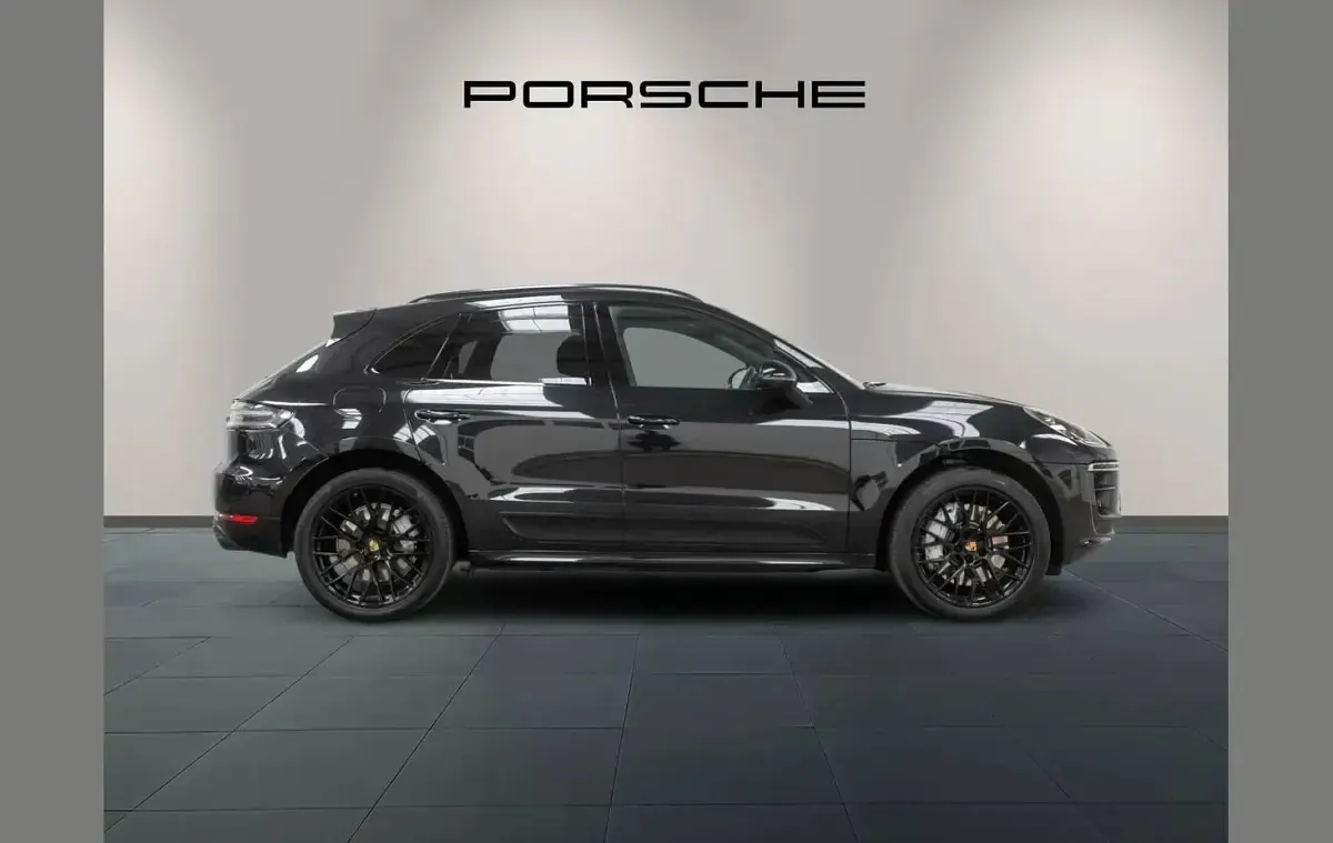 Used Porsche Macan 434 HP (319 kW) 2019 Black SUV