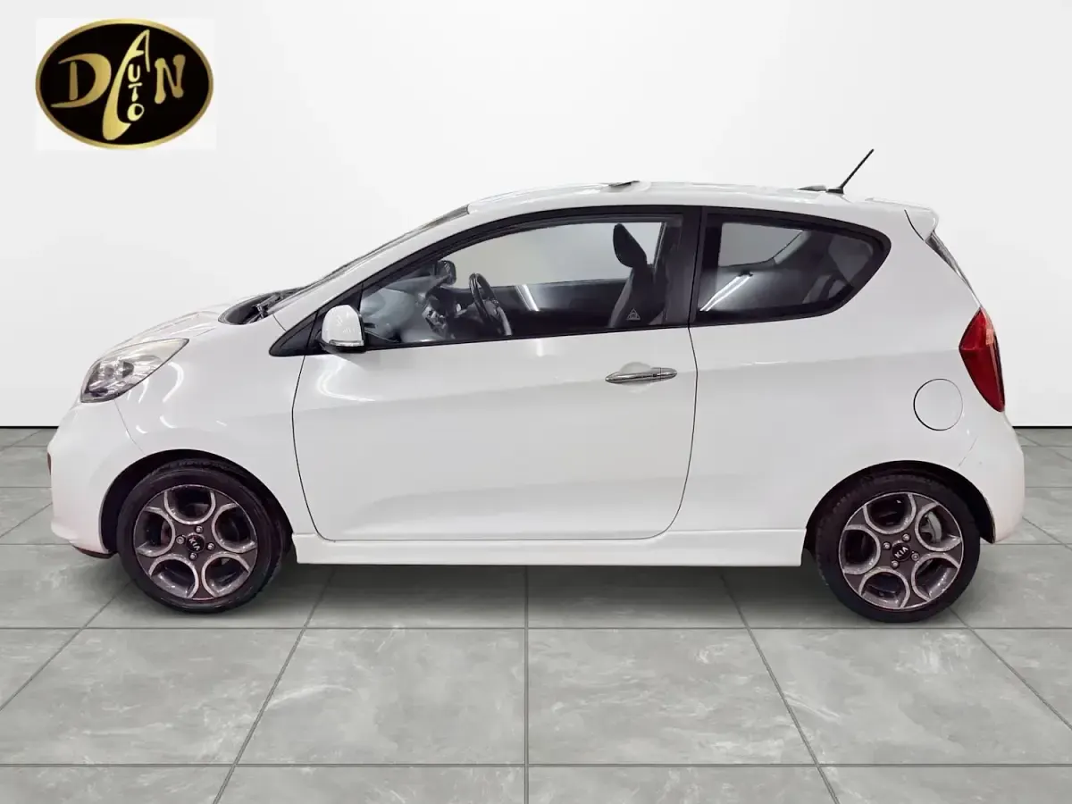 Used Kia Picanto 85 HP (62 kW) 2013 White Hatchback