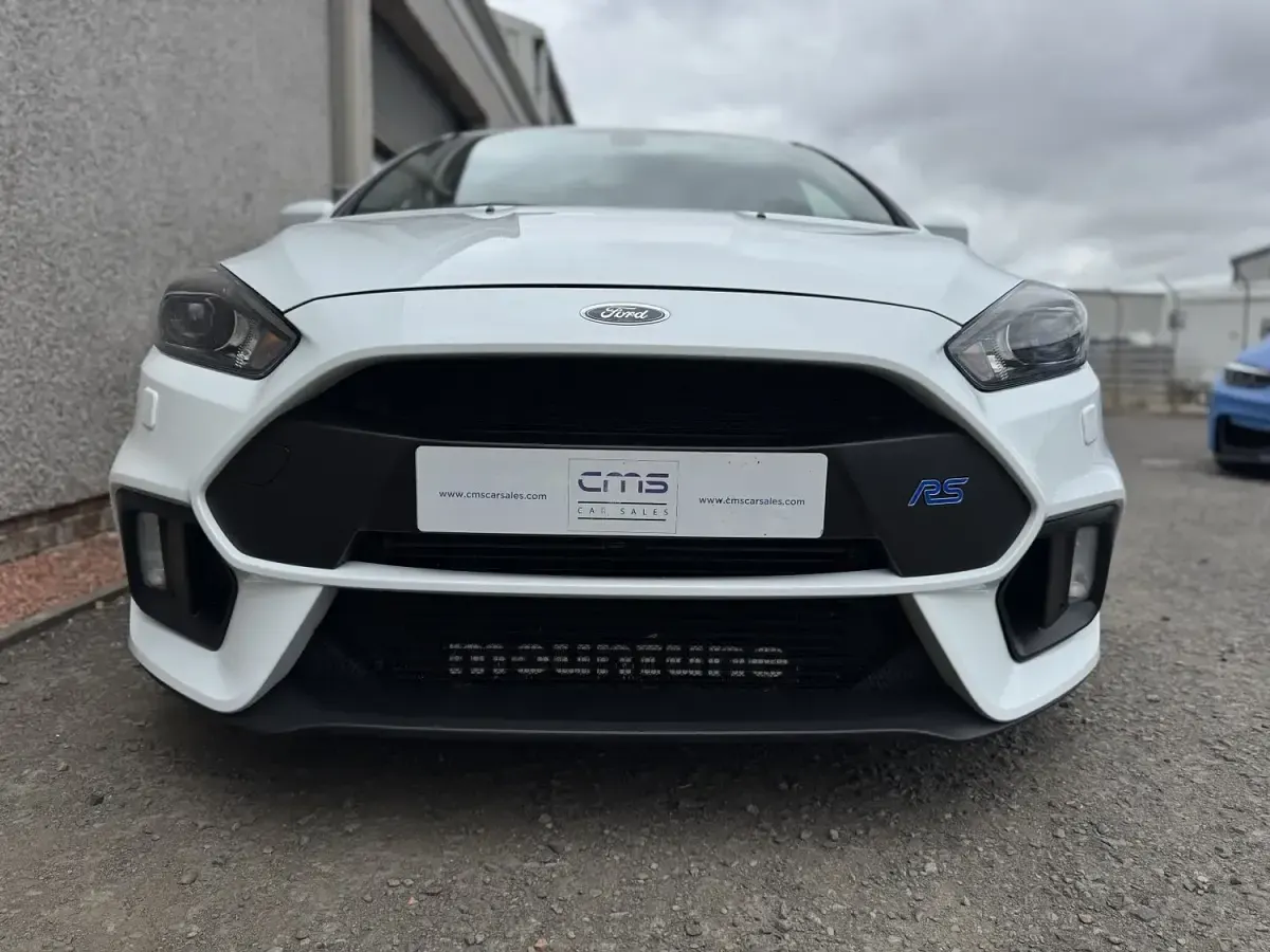 Used Ford Focus RS 350 HP (257 kW) 2017 White Hatchback