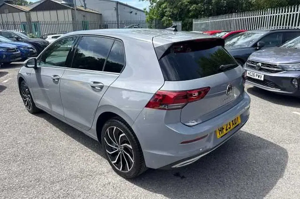 Used VW Golf VIII 130 HP (95 kW) 2023