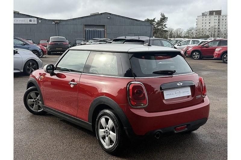 Used Mini Cooper Hatch 136 HP (100 kW) 2015 Red Hatchback