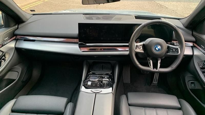 Used BMW 530e M Sport 295 HP (216 kW) 2025 Grey Estate