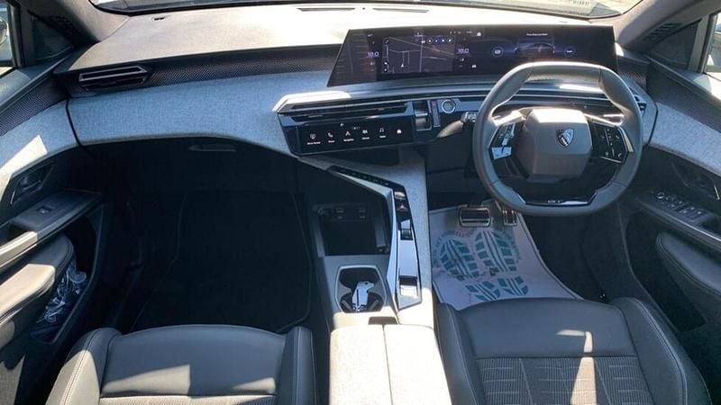 Used Peugeot e-3008 GT 152 kW (207 HP) 2025 Black SUV