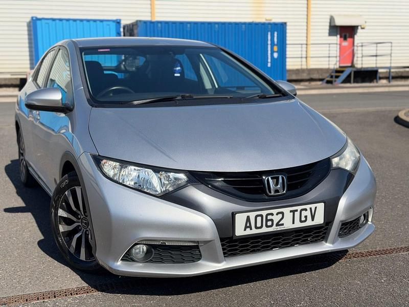 Używany Honda Civic ES 120 KM (88 kW) 2013 Srebrny Hatchback