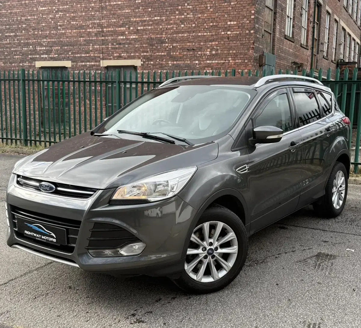 Używany Ford Kuga Titanium 150 KM (110 kW) 2016 Szary SUV