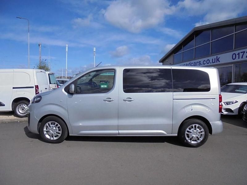 Używany Citroën Spacetourer Business Class 2018 Srebrny Minivan
