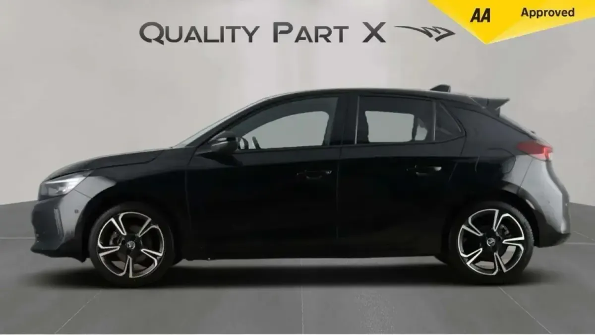 Second-hand Vauxhall Corsa Ultimate 100 CP (73 kW) 2025 Negru Hatchback