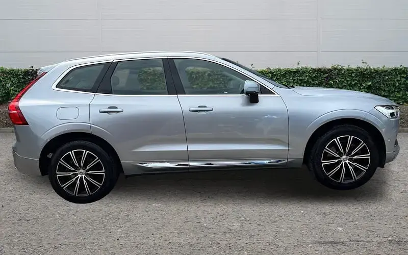 Used Volvo XC60 Inscription 250 HP (183 kW) 2018 Silver SUV