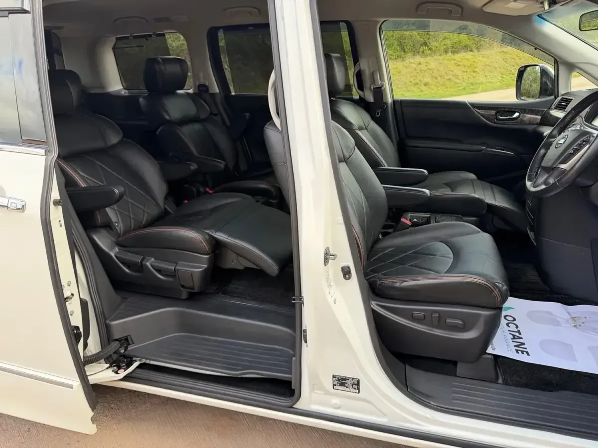 Usado Nissan Elgrand Premium Edition 2022 Blanco