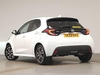 Used Toyota Yaris Hybrid Design 116 HP (85 kW) 2023 White Hatchback