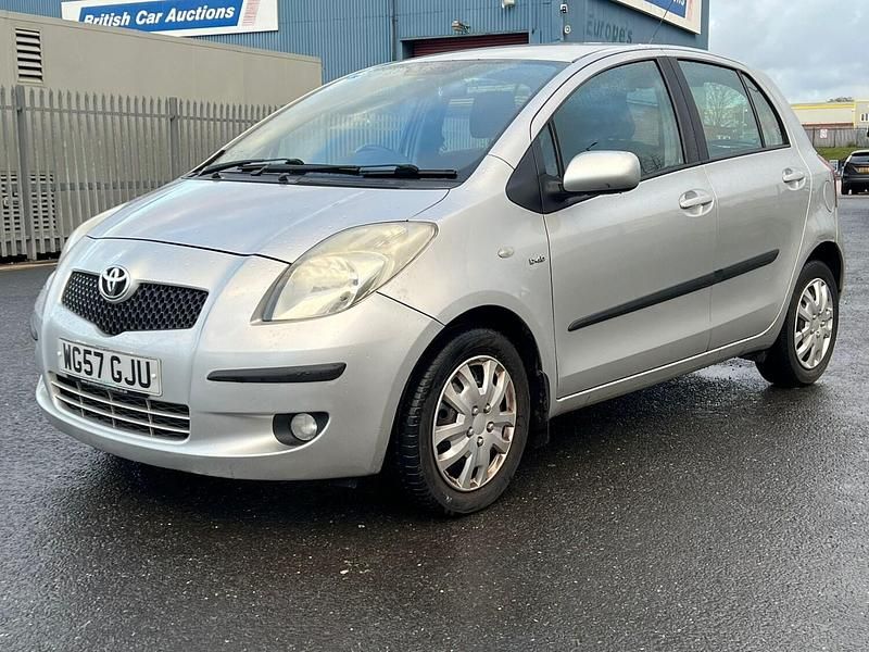Used Toyota Yaris T3 88 HP (64 kW) 2008 Silver Hatchback