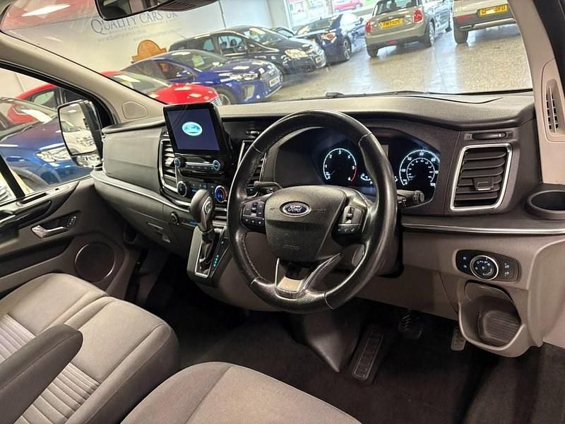 Begagnad Ford Tourneo Custom Titanium 2019 Svart Van