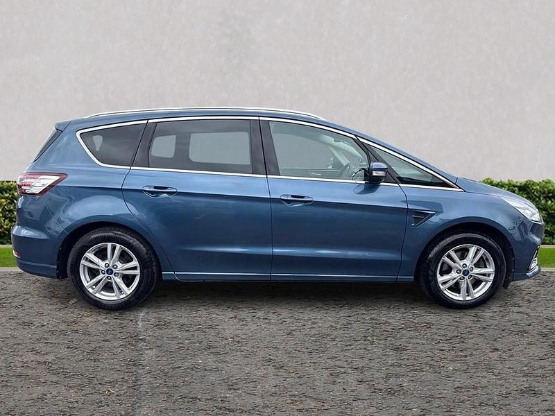 Begagnad Ford S-MAX Titanium 190 HK (139 kW) 2022 Blå Minibuss