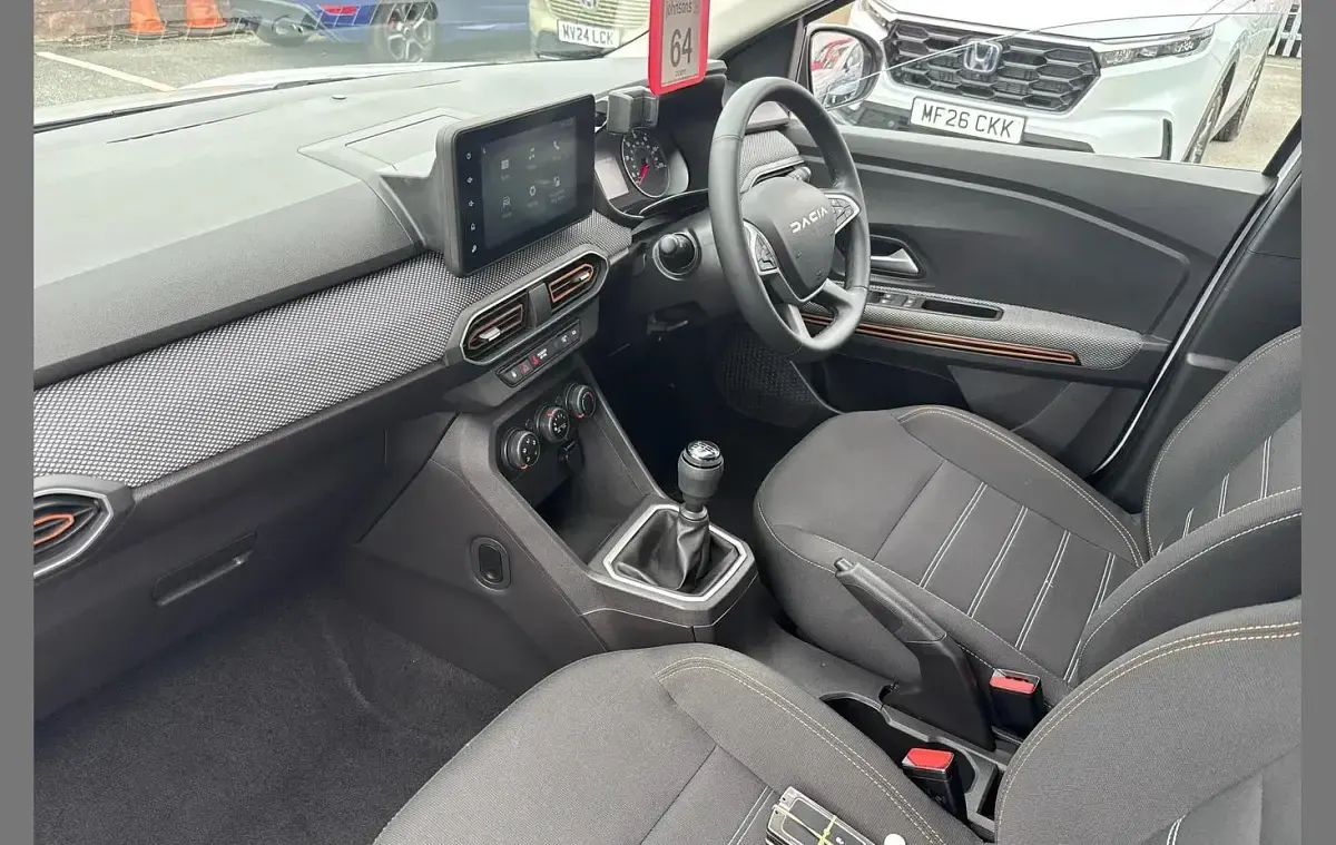 Used Dacia Sandero Expression 90 HP (66 kW) 2023 White Hatchback