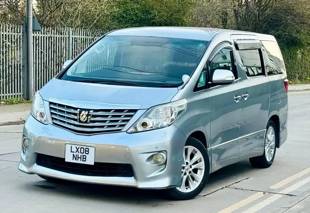 Usado Toyota Alphard 2023 Cinzento Monovolume
