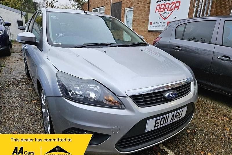 Silver Used 2011 Ford Focus Zetec Hatchback | £2,250 (Super price) - Image 1/1