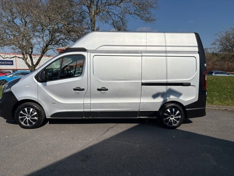 Silver Used 2017 Vauxhall Vivaro Van | £11,995 (Fair price) - Image 1/4