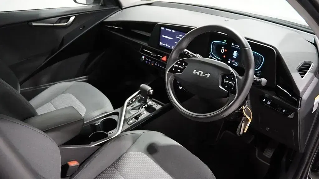 Used Kia Niro 139 HP (102 kW) 2022 Black SUV