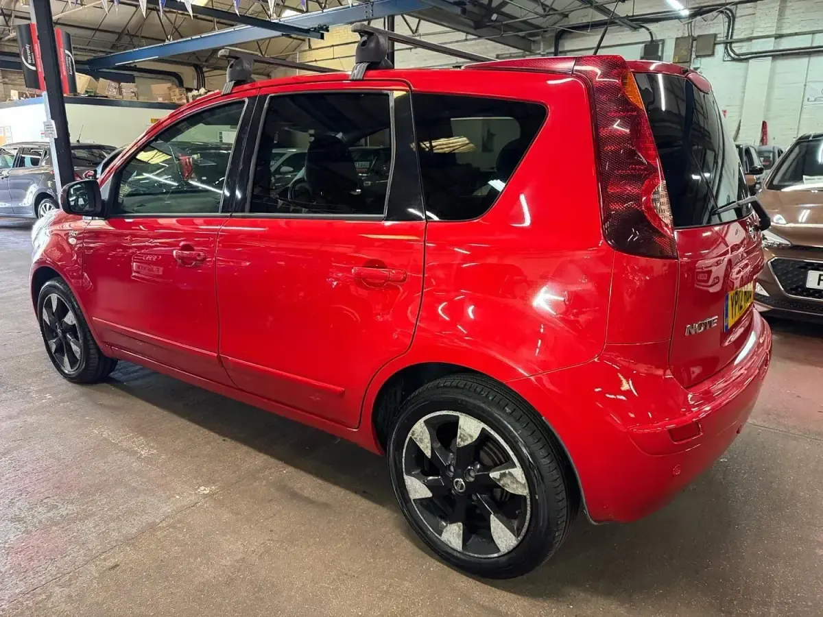Używany Nissan Note N-TEC 110 KM (80 kW) 2012 Czerwony Hatchback