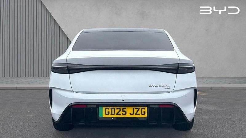 Used BYD Seal 389 kW (530 HP) 2025 Metallic  polar white Sedan