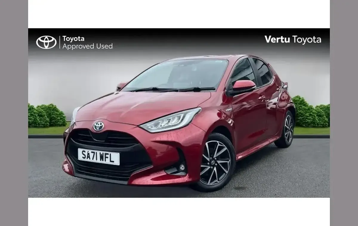 Used Toyota Yaris Design 116 HP (85 kW) 2021 Red Hatchback