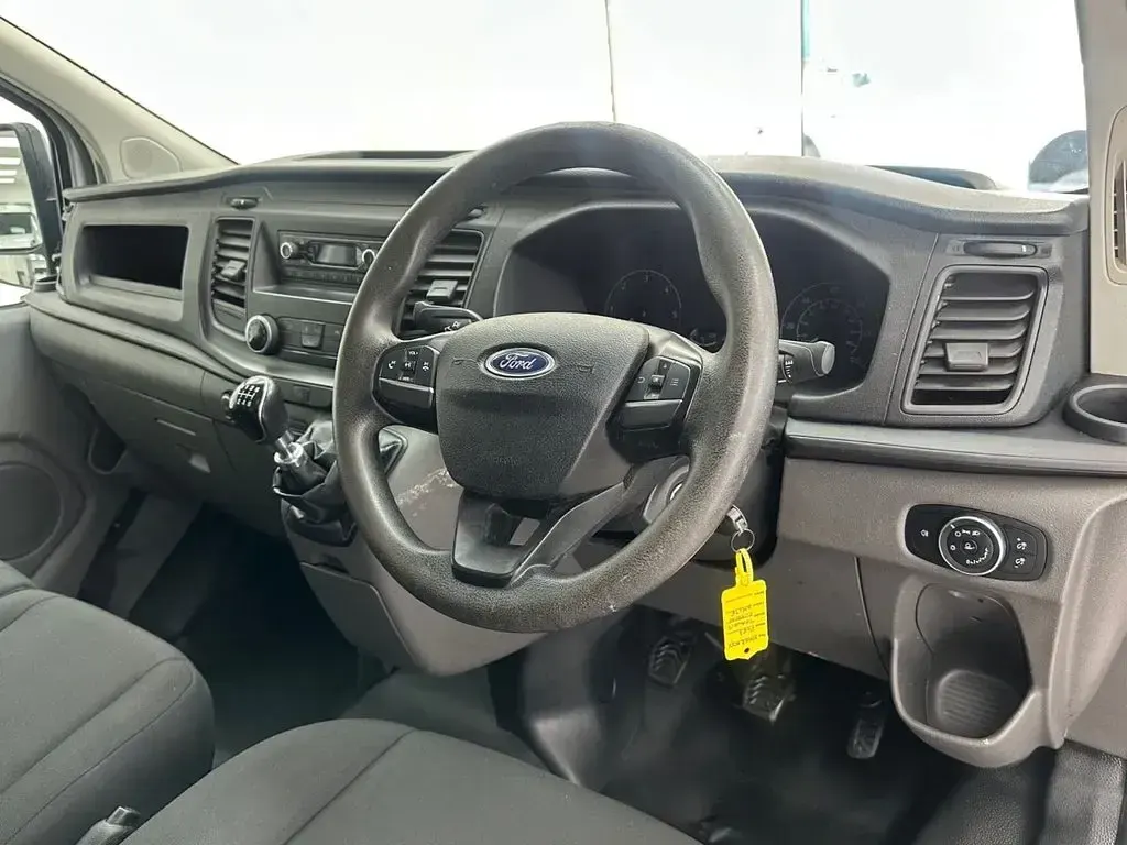 Used Ford Transit Custom 105 HP (77 kW) 2019 White Van