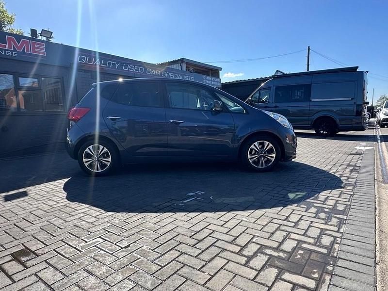 Used Kia Venga 123 HP (90 kW) 2015 Blue Hatchback