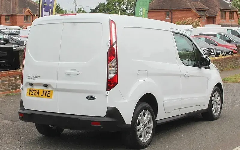 Begagnad Ford Transit Connect Limited 101 HK (74 kW) 2024 Vit Minibuss