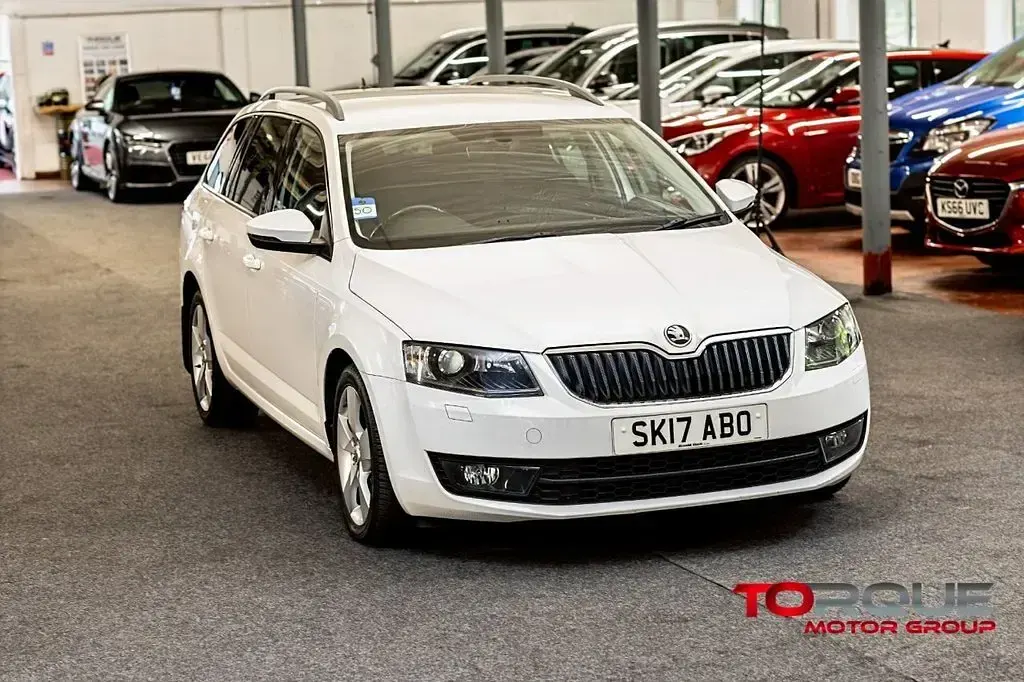 Used Skoda Octavia Sport 110 HP (80 kW) 2017 White Estate