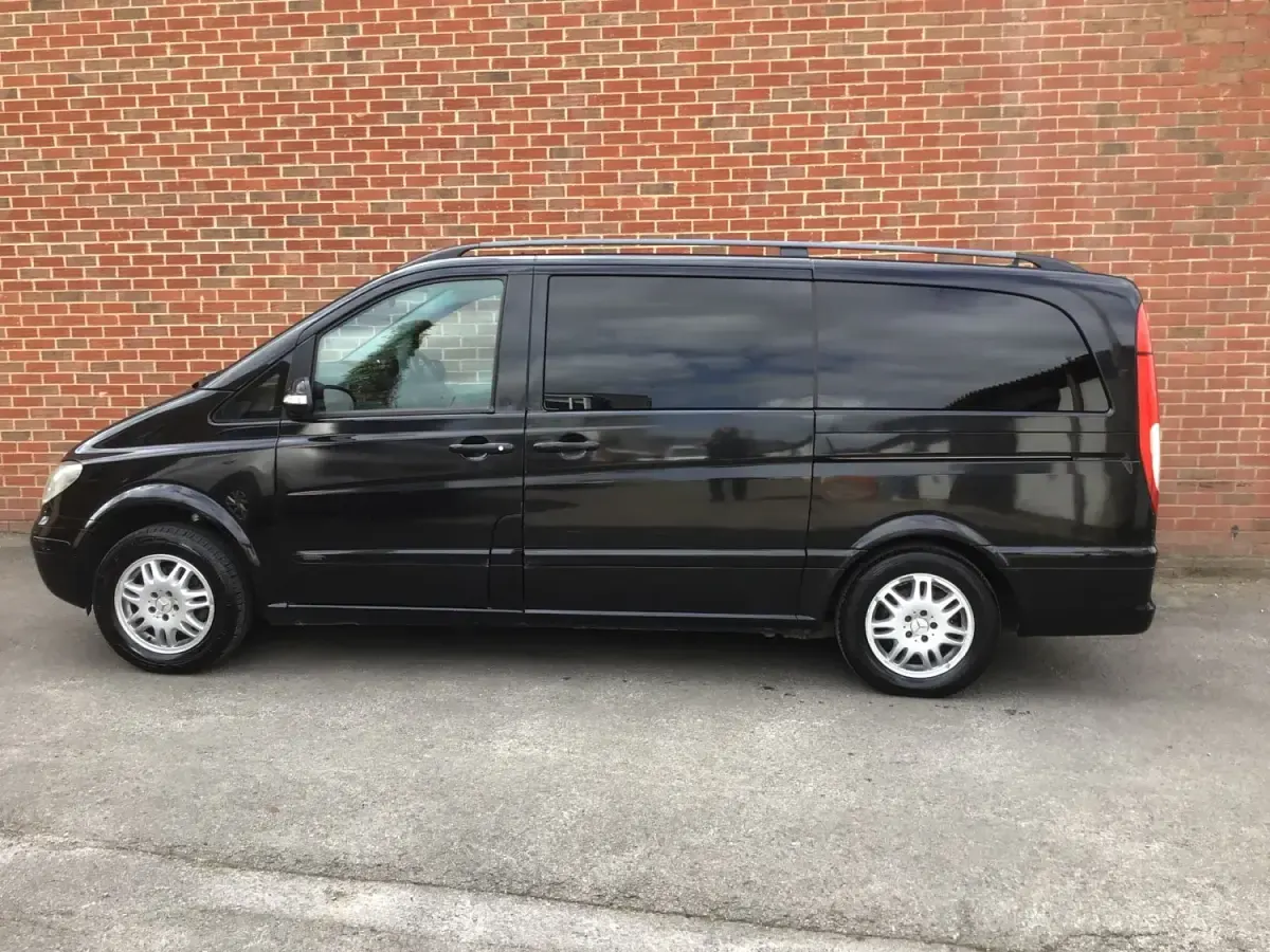 Begagnad Mercedes Viano 115 HK (84 kW) 2009 Svart Minibuss