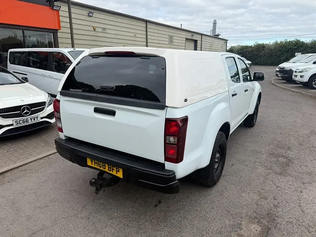 Usado Isuzu D-Max 164 HP (120 kW) 2018 Branco Pickup