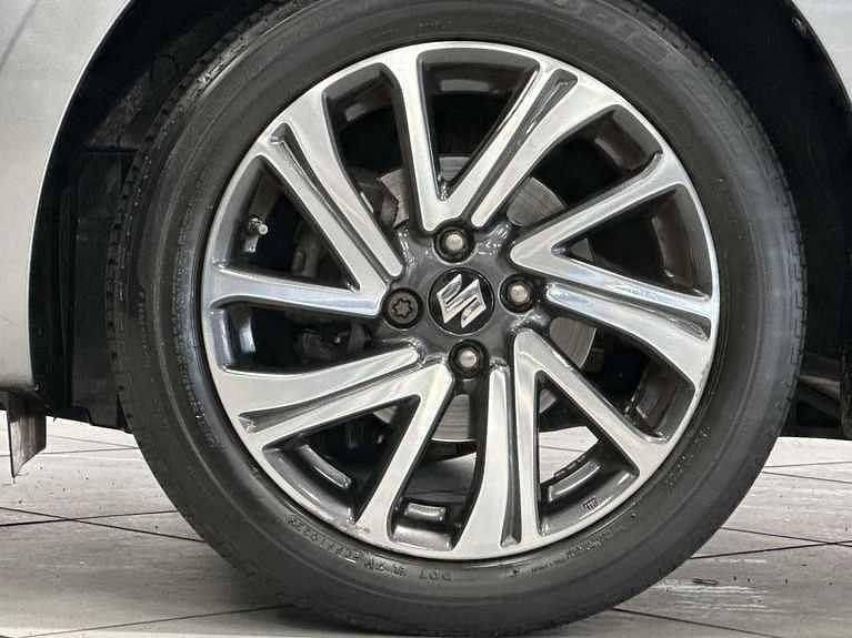 Used Suzuki Swift SZ-L 83 HP (61 kW) 2022 Premium silver metallic Hatchback