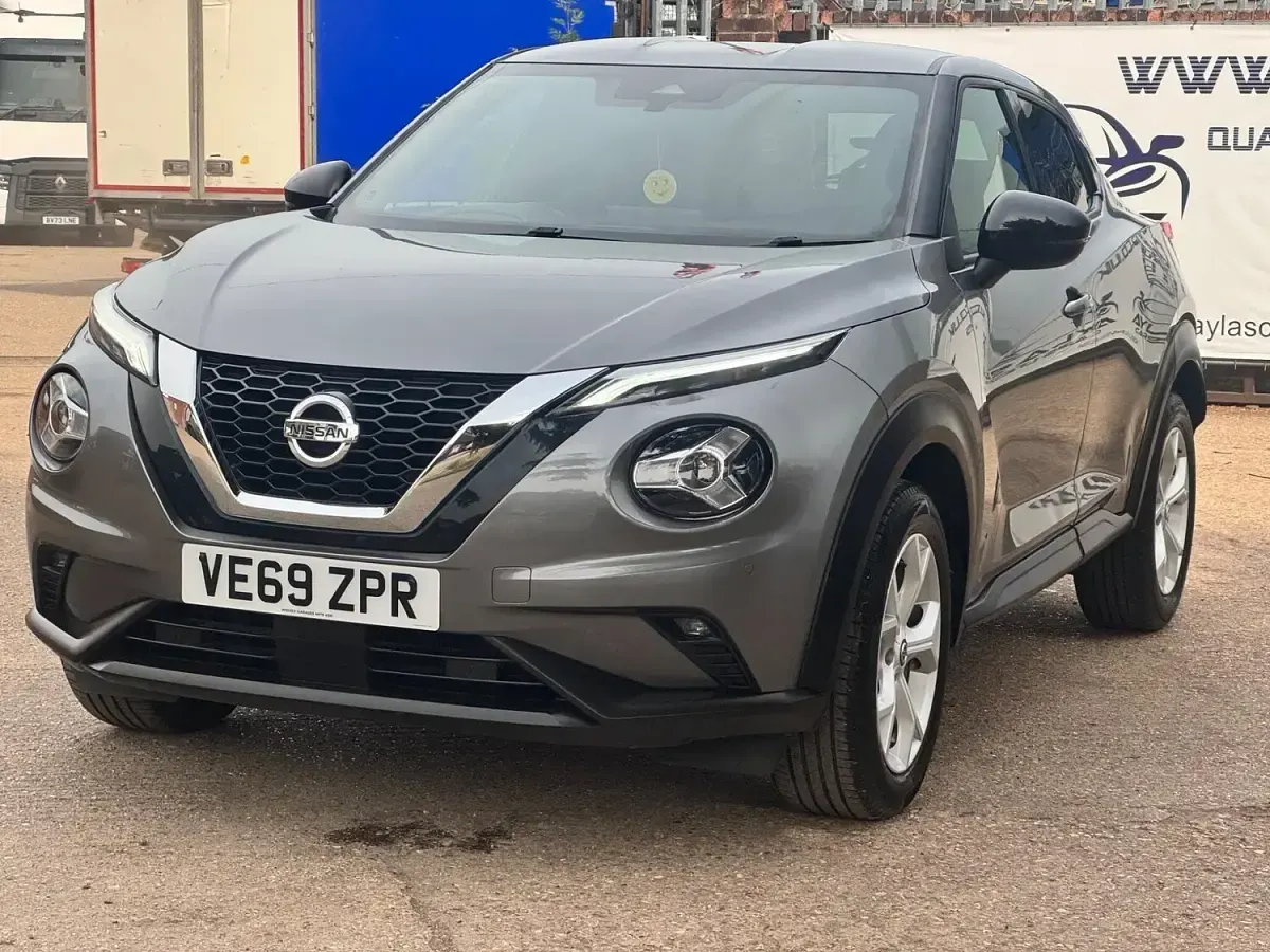 Used Nissan Juke N-Connecta 117 HP (86 kW) 2019 Grey SUV