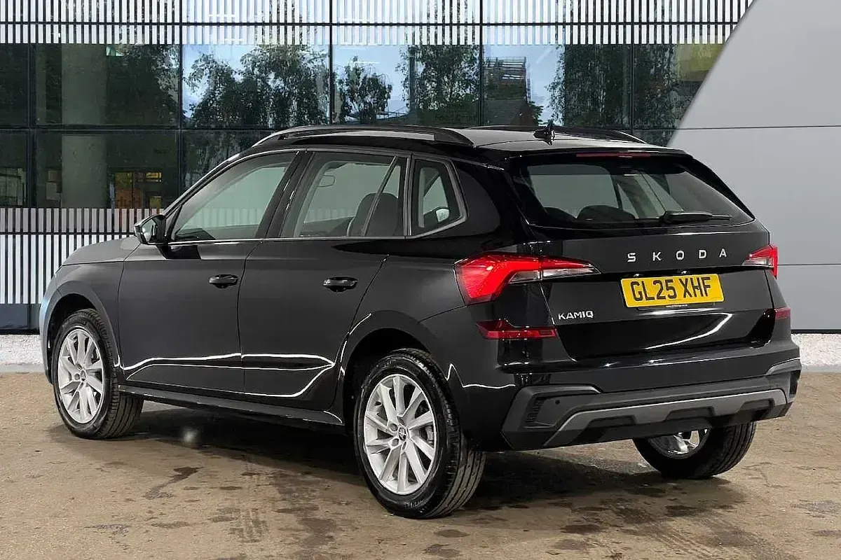 Used Skoda Kamiq SE 85 HP (62 kW) 2025 Black magic pearl effect SUV