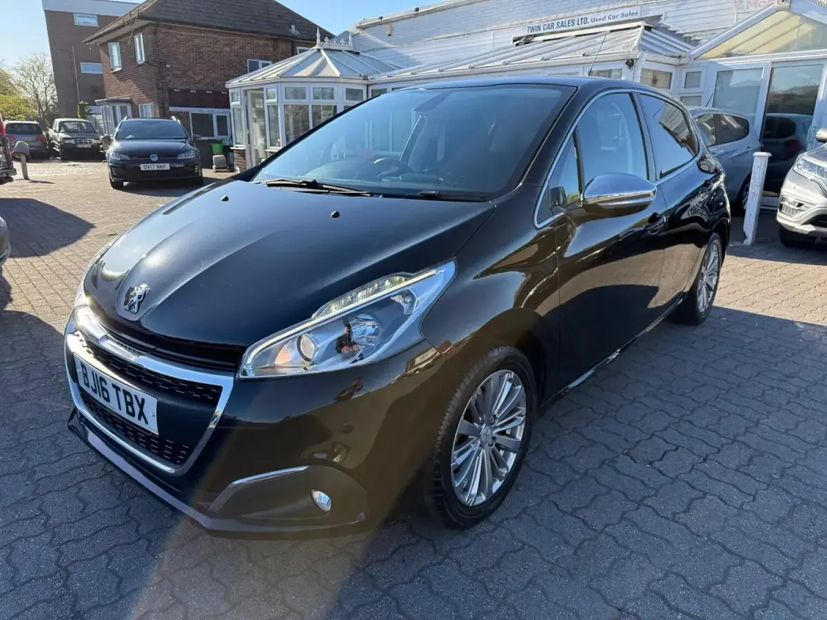 Used Peugeot 208 Allure 2016 Black Hatchback