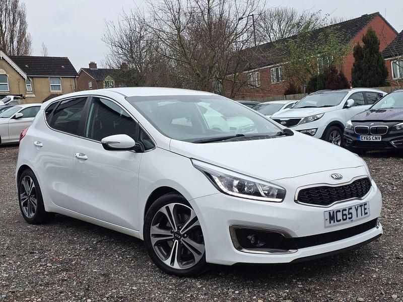 Used Kia Ceed 2016 White Hatchback
