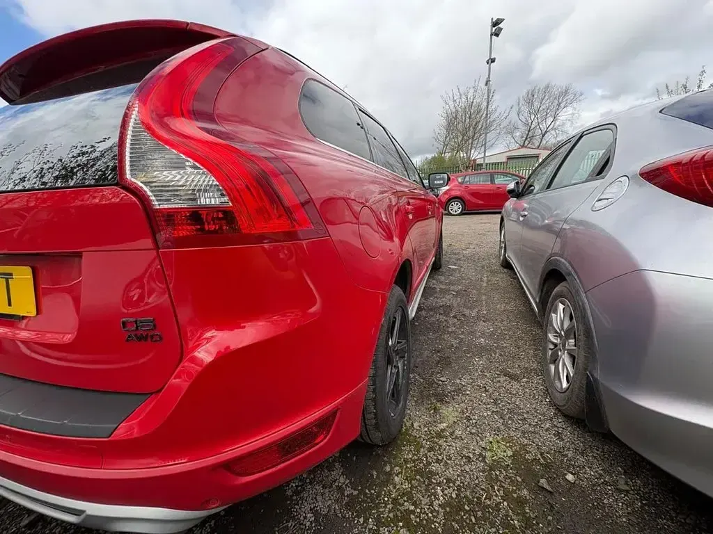 Used Volvo XC60 R-Design 205 HP (150 kW) 2010 Red SUV