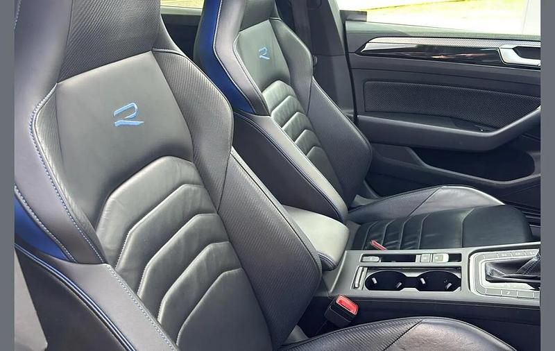 Begagnad VW Arteon R 315 HK (231 kW) 2023 Blå Halvkombi