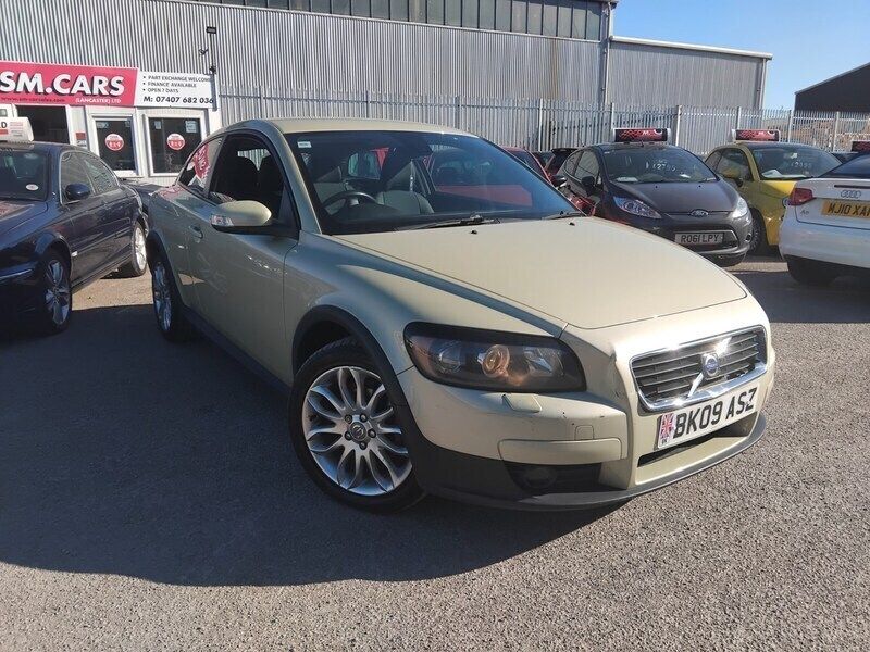 Green Used 2009 Volvo C30 SE Hatchback | £2,495 (Fair price) - Image 1/4