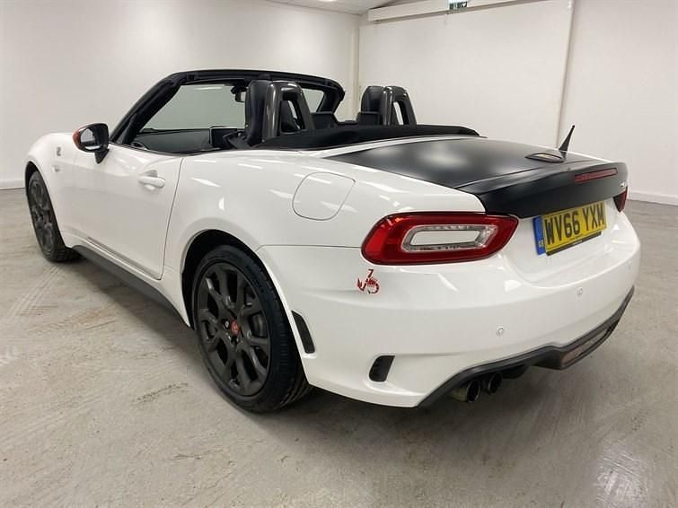 Used Abarth 124 Spider 170 HP (125 kW) 2016 White Cabriolet