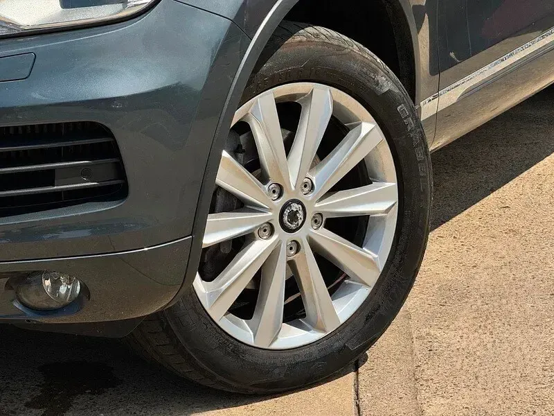 Used VW Touareg SE 245 HP (180 kW) 2013 Grey SUV