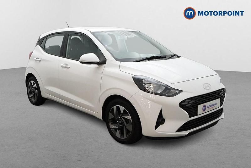 Used Hyundai i10 Advanced 79 HP (58 kW) 2025 White Hatchback