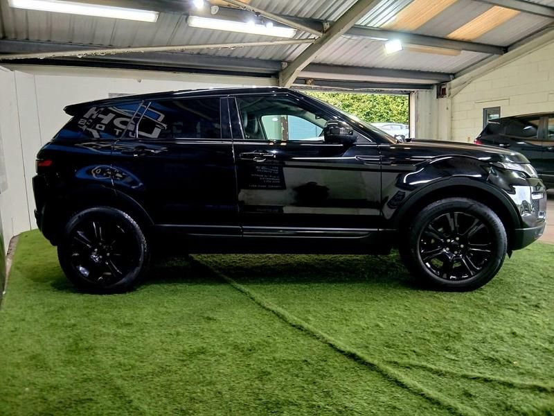 Used Land Rover Range Rover evoque SE 2018 Black Estate