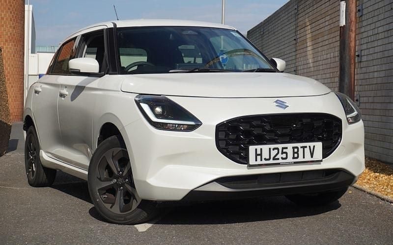 Used 2024 Suzuki Swift SZ5 Hatchback | £17,890 (Expensive) - Image 1/4