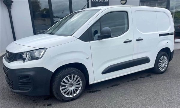 White Used 2019 Peugeot Partner MPV | £8,994 (A bit pricey) - Image 1/1