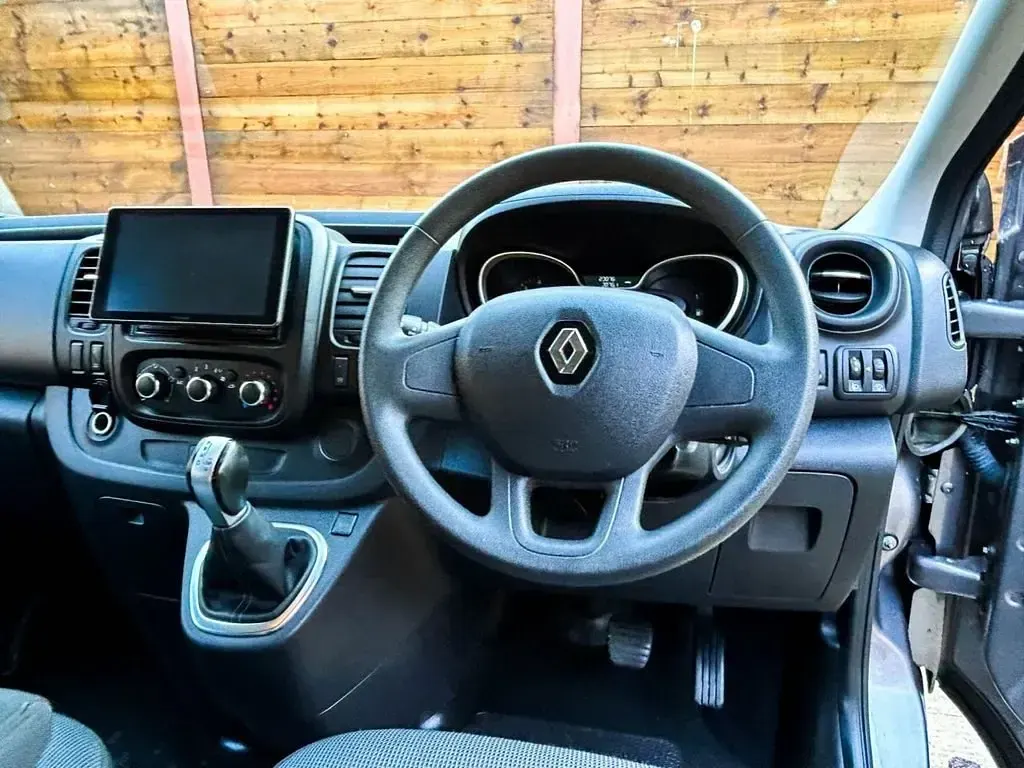 Usado Renault Trafic Business 2021 Cinzento Monovolume