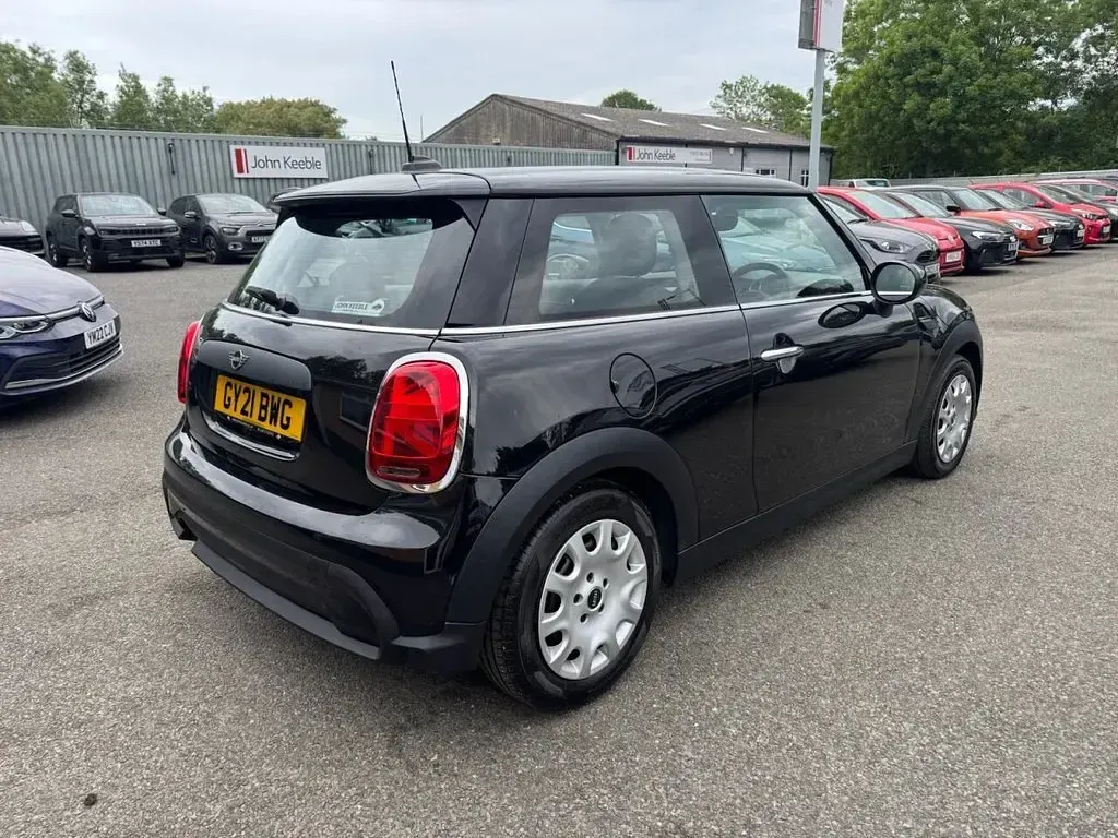Used Mini ONE Classic 102 HP (75 kW) 2021 Black Hatchback